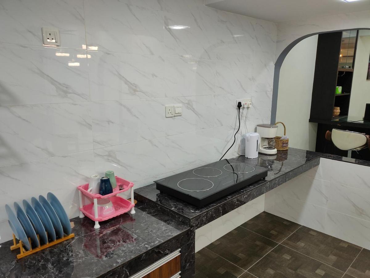 Three-Bedroom House At Tyara Homestay Sunway Petaling Jaya Esterno foto