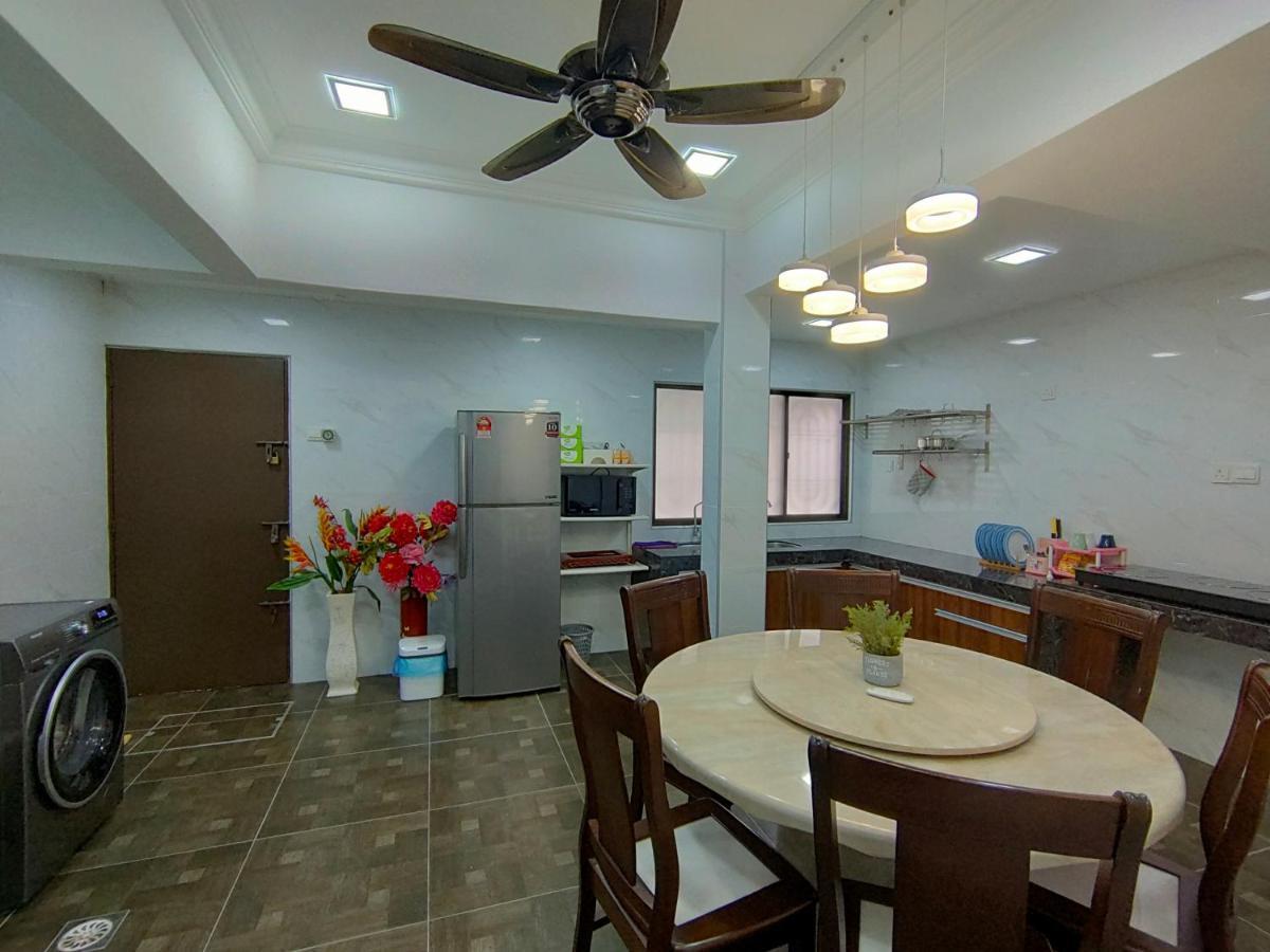 Three-Bedroom House At Tyara Homestay Sunway Petaling Jaya Esterno foto