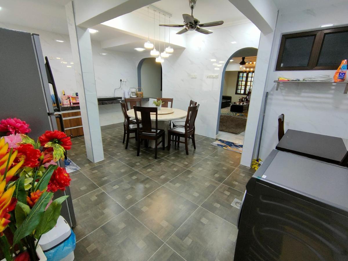 Three-Bedroom House At Tyara Homestay Sunway Petaling Jaya Esterno foto
