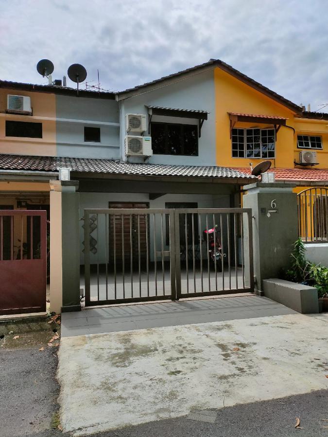 Three-Bedroom House At Tyara Homestay Sunway Petaling Jaya Esterno foto