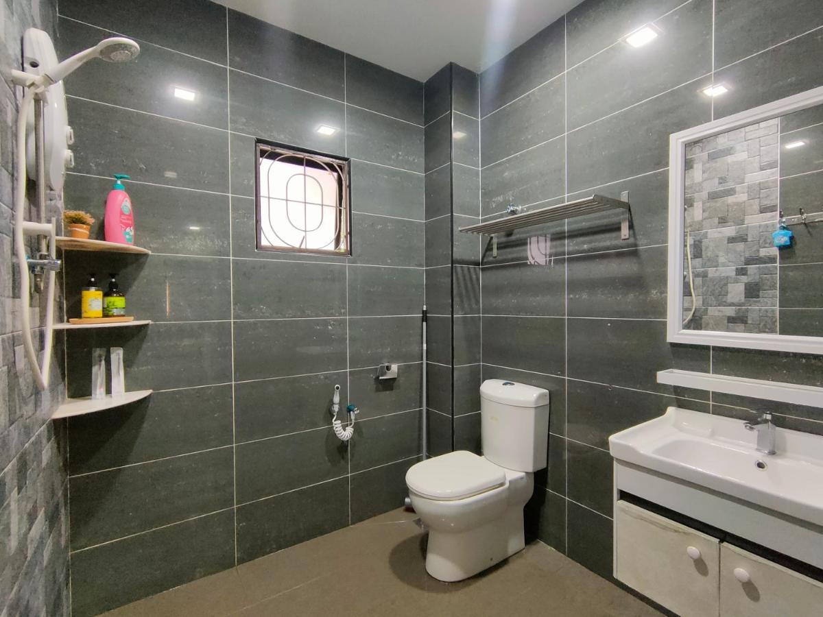 Three-Bedroom House At Tyara Homestay Sunway Petaling Jaya Esterno foto