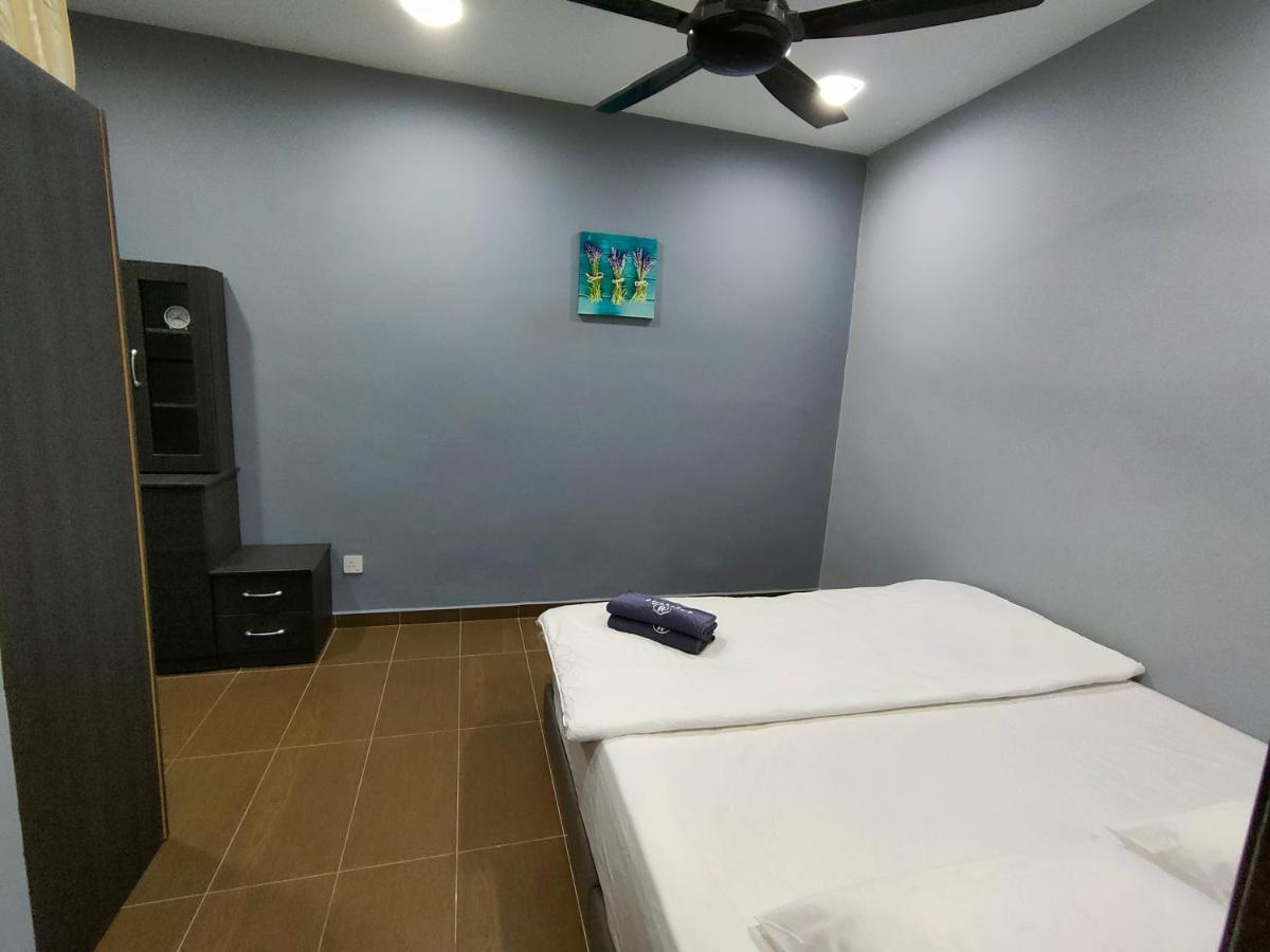 Three-Bedroom House At Tyara Homestay Sunway Petaling Jaya Esterno foto